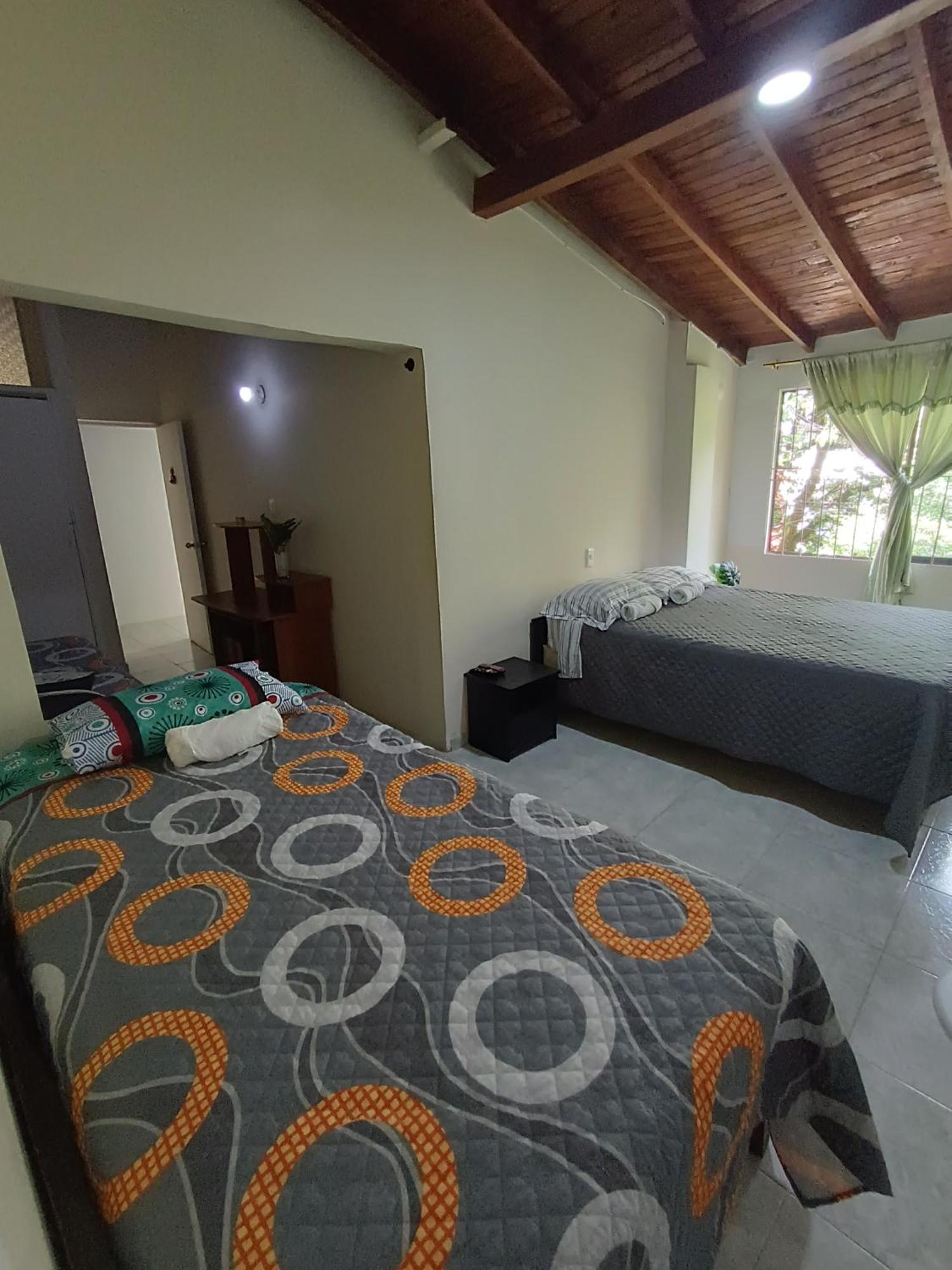 Pa Pasiar Hostal Medellín Zimmer foto
