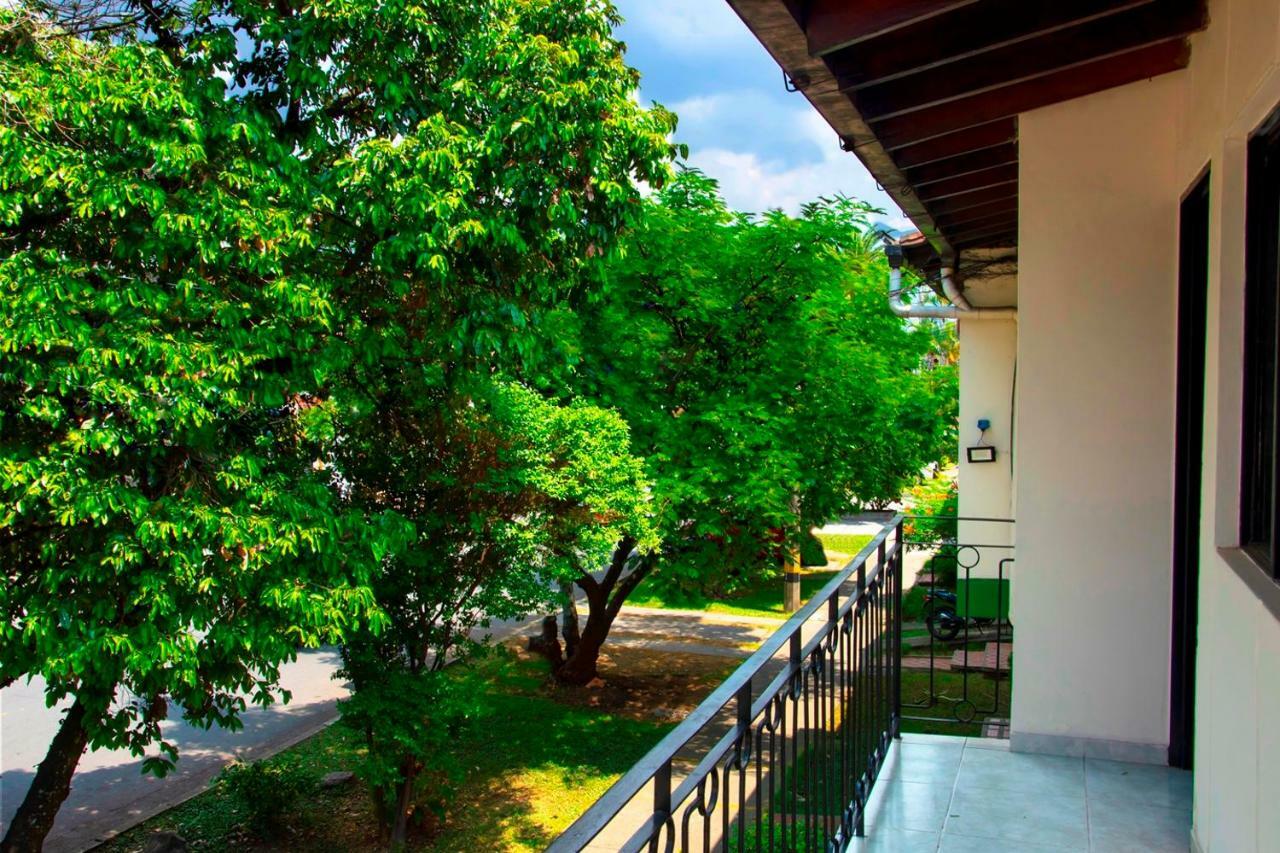 Pa Pasiar Hostal Medellín Exterior foto